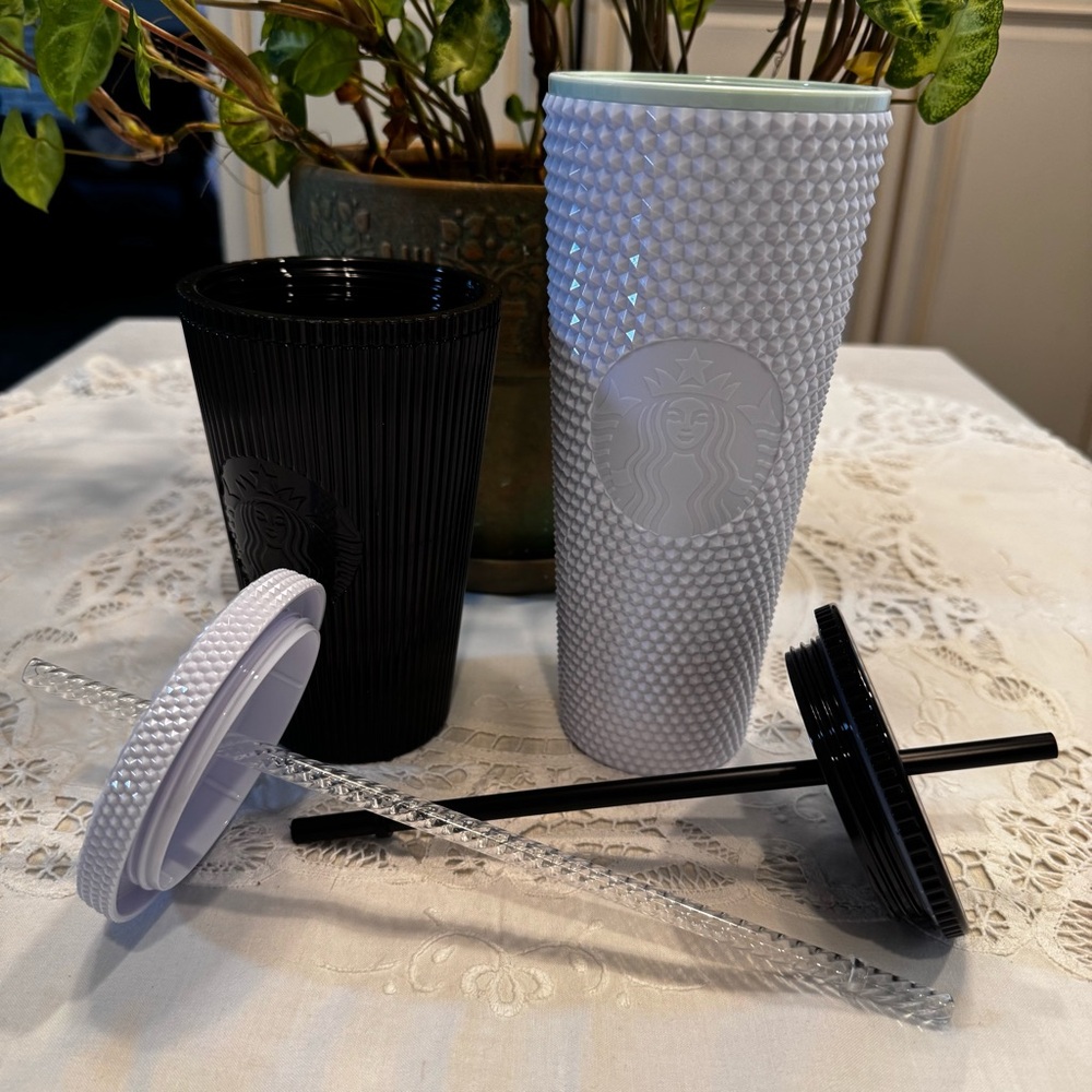 Set of 2 Starbucks Textured Black and White Tumblers - Picture 6 of 8